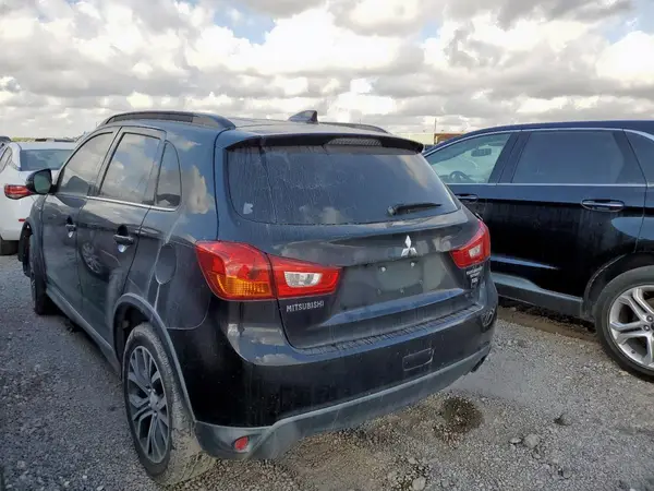 JA4AP4AW7HZ048364 2017 MITSUBISHI OUTLANDER - Image 2
