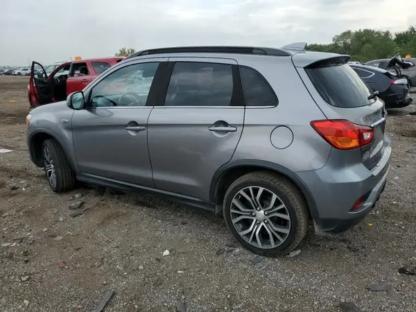 JA4AP4AW7JU008353 2018 MITSUBISHI OUTLANDER - Image 2