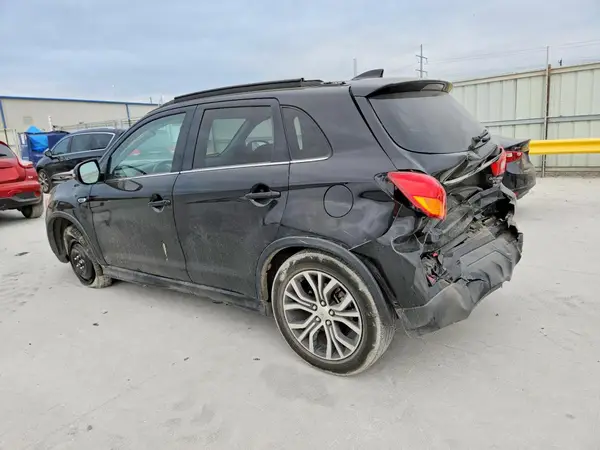JA4AP4AW7JZ008369 2018 MITSUBISHI OUTLANDER - Image 2