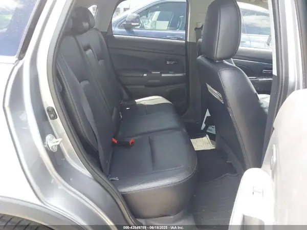 JA4AP4AW7JZ034695 2018 MITSUBISHI OUTLANDER - Image 8