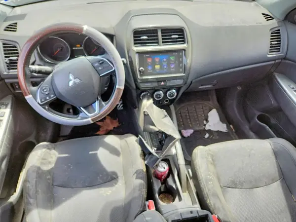 JA4AP4AW8JU011732 2018 MITSUBISHI OUTLANDER - Image 8