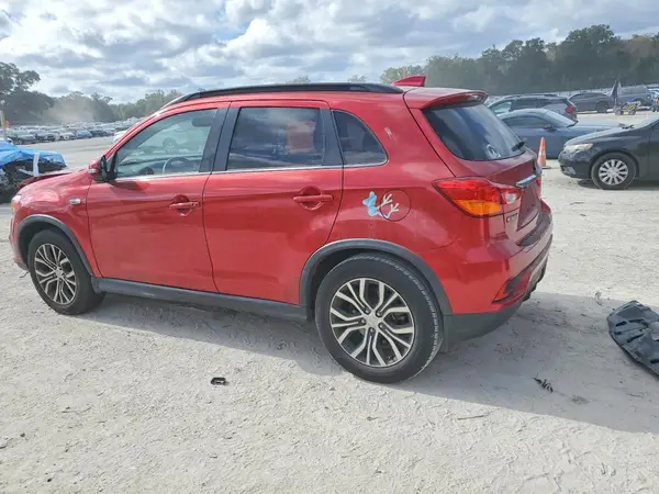 JA4AP4AW8JU024593 2018 MITSUBISHI OUTLANDER - Image 2