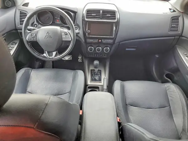 JA4AP4AW8JU024593 2018 MITSUBISHI OUTLANDER - Image 8