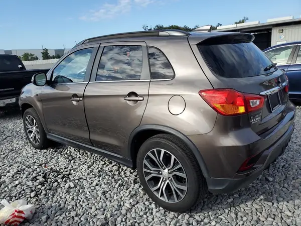 JA4AP4AW8JU024822 2018 MITSUBISHI OUTLANDER - Image 2