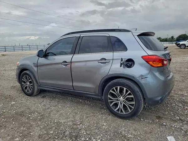 JA4AP4AW9HZ030996 2017 MITSUBISHI OUTLANDER - Image 2