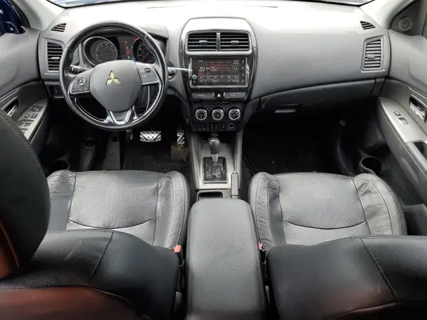 JA4AP4AW9JU001730 2018 MITSUBISHI OUTLANDER - Image 8