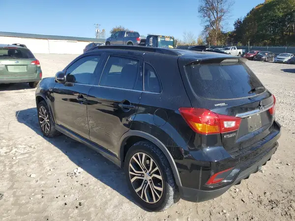 JA4AP4AW9JU020455 2018 MITSUBISHI OUTLANDER - Image 2