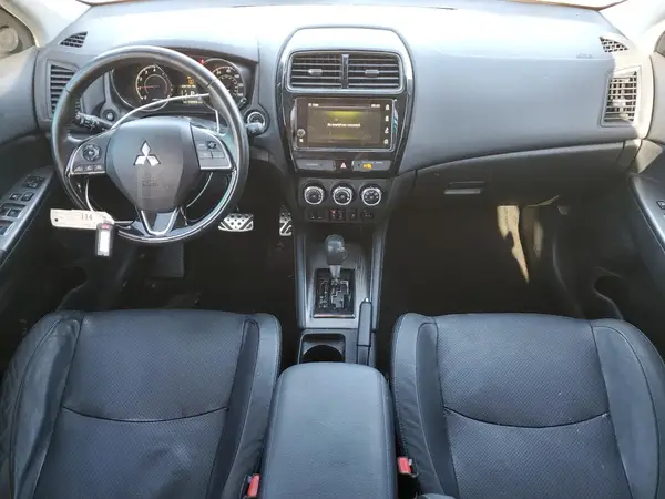JA4AP4AW9JU020455 2018 MITSUBISHI OUTLANDER - Image 8