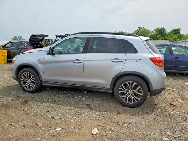 JA4AP4AWXGZ027619 2016 MITSUBISHI OUTLANDER - Image 2