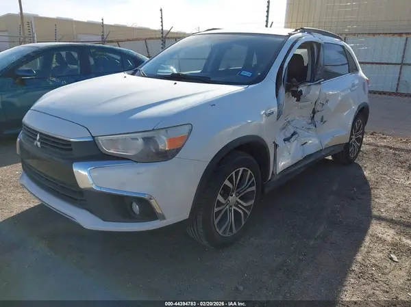 JA4AP4AWXHZ025497 2017 MITSUBISHI OUTLANDER - Image 2