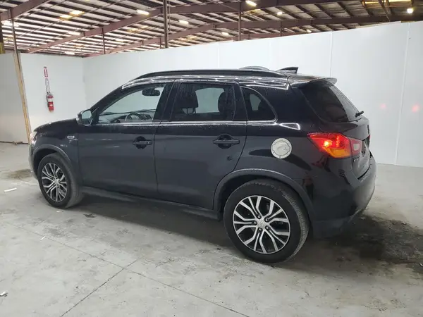 JA4AP4AWXHZ032143 2017 MITSUBISHI OUTLANDER - Image 2