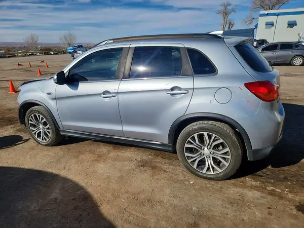 JA4AP4AWXHZ061870 2017 MITSUBISHI OUTLANDER - Image 2