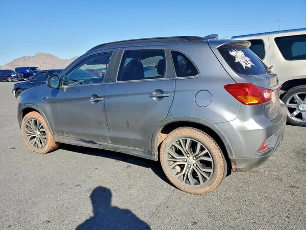 JA4AP4AWXJU002529 2018 MITSUBISHI OUTLANDER - Image 2