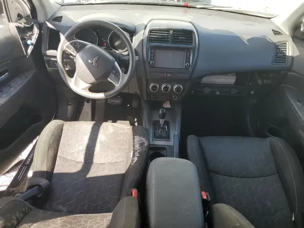 JA4APUAU0MU012473 2021 MITSUBISHI OUTLANDER - Image 8