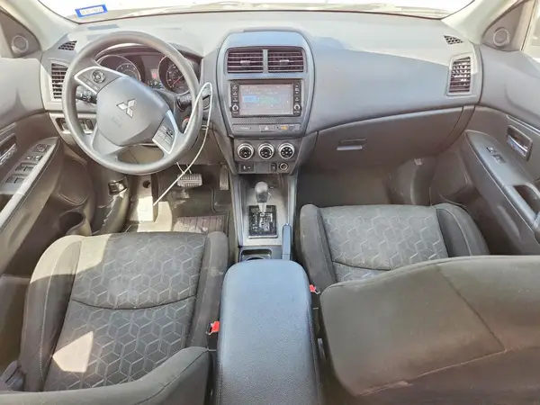 JA4APUAU0MU032125 2021 MITSUBISHI OUTLANDER - Image 8