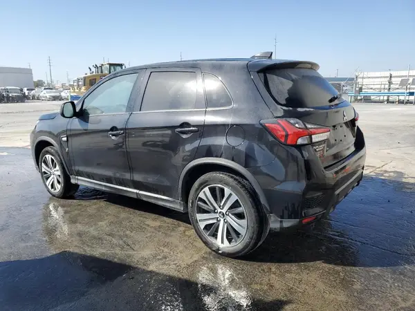 JA4APUAU0MU033064 2021 MITSUBISHI OUTLANDER - Image 2