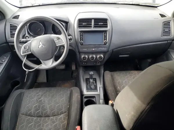 JA4APUAU0MU036613 2021 MITSUBISHI OUTLANDER - Image 8
