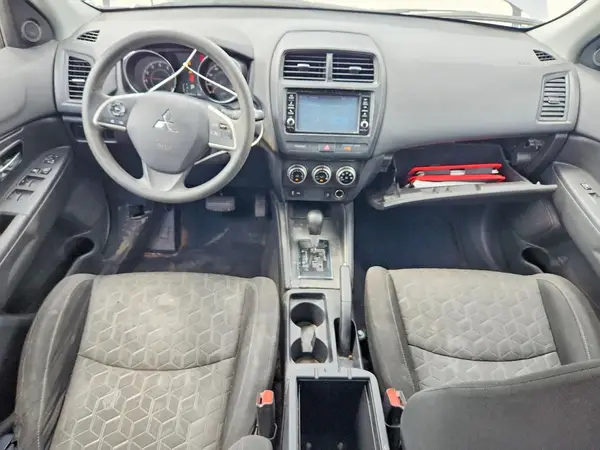 JA4APUAU0NU010014 2022 MITSUBISHI OUTLANDER - Image 8