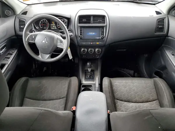 JA4APUAU0NU012801 2022 MITSUBISHI OUTLANDER - Image 8