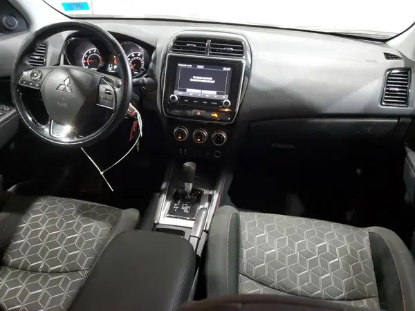 JA4APUAU0NU014306 2022 MITSUBISHI OUTLANDER - Image 8