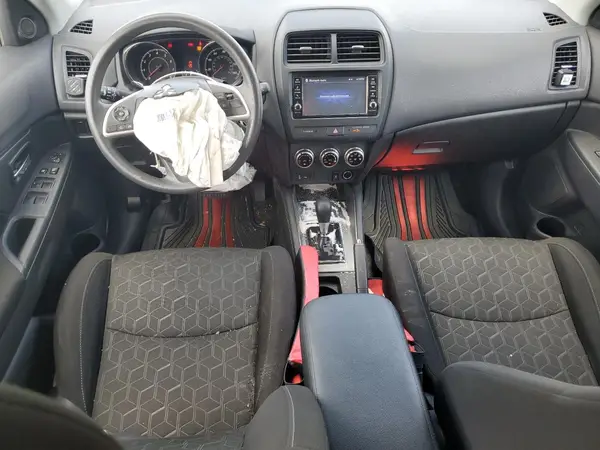 JA4APUAU0NU015746 2022 MITSUBISHI OUTLANDER - Image 8