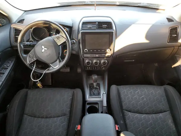 JA4APUAU0NU017965 2022 MITSUBISHI OUTLANDER - Image 8