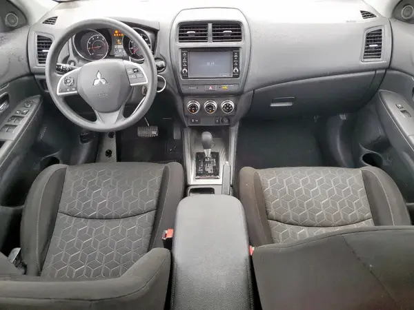 JA4APUAU1MU028262 2021 MITSUBISHI OUTLANDER - Image 8