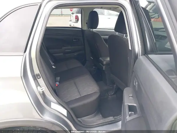 JA4APUAU1MU035051 2021 MITSUBISHI OUTLANDER - Image 8