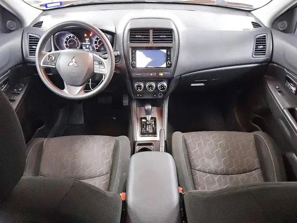 JA4APUAU1NU004982 2022 MITSUBISHI OUTLANDER - Image 8
