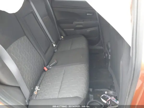JA4APUAU1NU010474 2022 MITSUBISHI OUTLANDER - Image 8