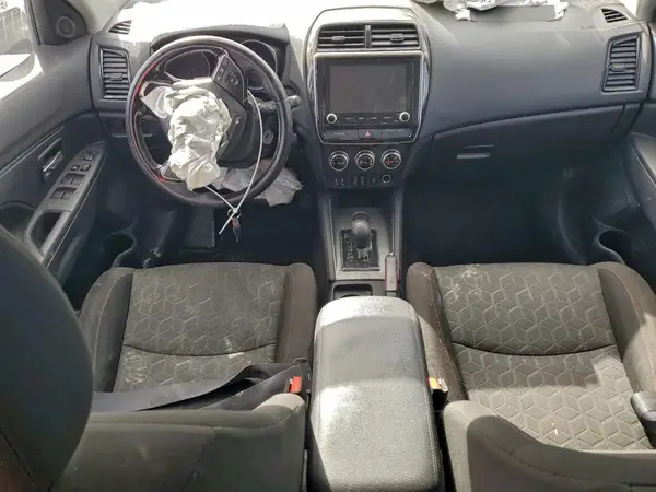 JA4APUAU1NU013682 2022 MITSUBISHI OUTLANDER - Image 8