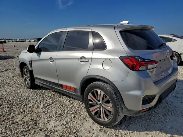 JA4APUAU1NU013827 2022 MITSUBISHI OUTLANDER - Image 2