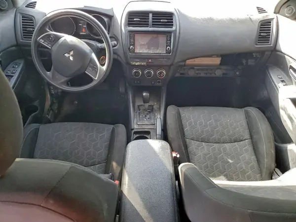 JA4APUAU1NU013827 2022 MITSUBISHI OUTLANDER - Image 8