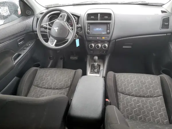 JA4APUAU1NU015996 2022 MITSUBISHI OUTLANDER - Image 8