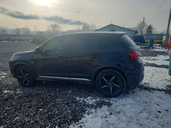 JA4APUAU1NU018171 2022 MITSUBISHI OUTLANDER - Image 2