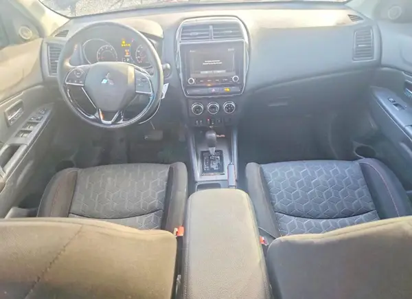 JA4APUAU1NU018171 2022 MITSUBISHI OUTLANDER - Image 8