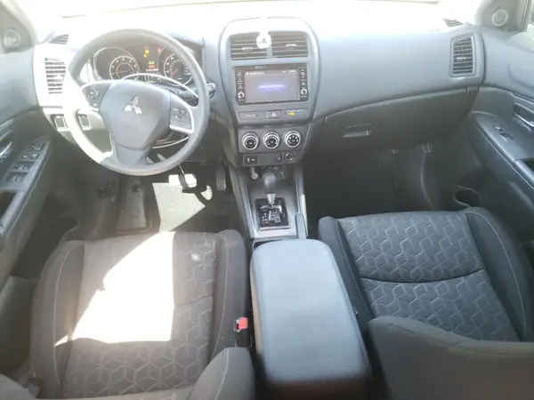 JA4APUAU1NU021801 2022 MITSUBISHI OUTLANDER - Image 8