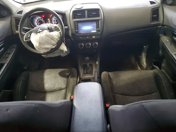 JA4APUAU2MU005587 2021 MITSUBISHI OUTLANDER - Image 8