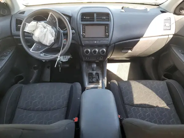 JA4APUAU2MU005833 2021 MITSUBISHI OUTLANDER - Image 8