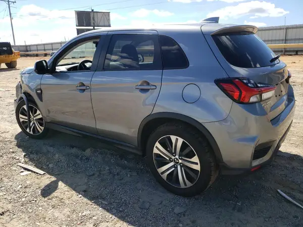 JA4APUAU2MU035804 2021 MITSUBISHI OUTLANDER - Image 2