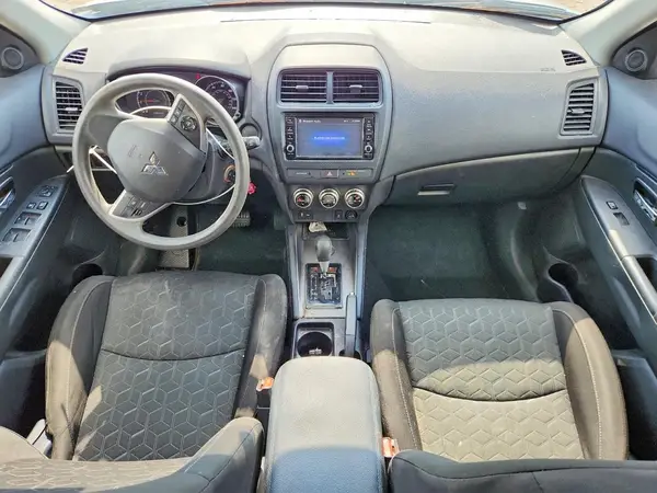 JA4APUAU2NU006658 2022 MITSUBISHI OUTLANDER - Image 8