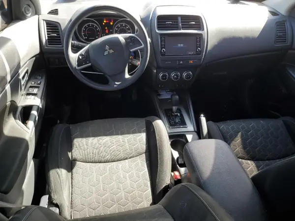 JA4APUAU2NU017482 2022 MITSUBISHI OUTLANDER - Image 8