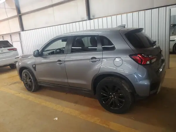 JA4APUAU2NU020592 2022 MITSUBISHI OUTLANDER - Image 2