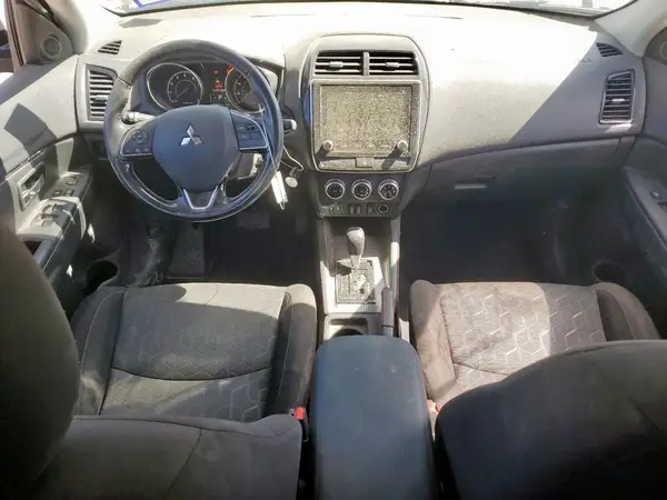 JA4APUAU3MU008806 2021 MITSUBISHI OUTLANDER - Image 8