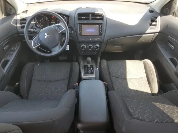 JA4APUAU3NU001789 2022 MITSUBISHI OUTLANDER - Image 8