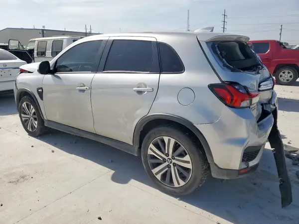 JA4APUAU3NU009942 2022 MITSUBISHI OUTLANDER - Image 2