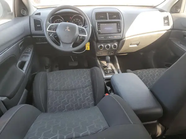 JA4APUAU3NU012758 2022 MITSUBISHI OUTLANDER - Image 8