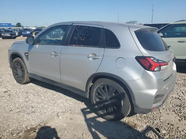 JA4APUAU3NU017068 2022 MITSUBISHI OUTLANDER - Image 2