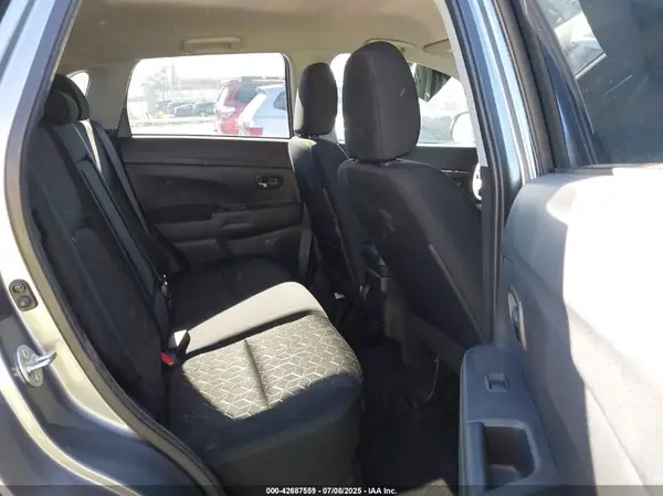 JA4APUAU3NU017815 2022 MITSUBISHI OUTLANDER - Image 8
