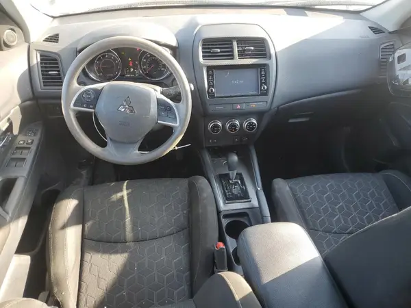 JA4APUAU3NU020746 2022 MITSUBISHI OUTLANDER - Image 8